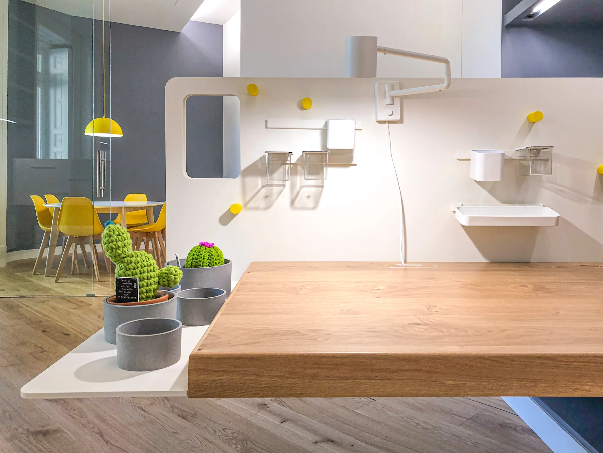 Detalle escritorios. - Oficinas Antropológico | Galería de arquitectura Handmade Architecture