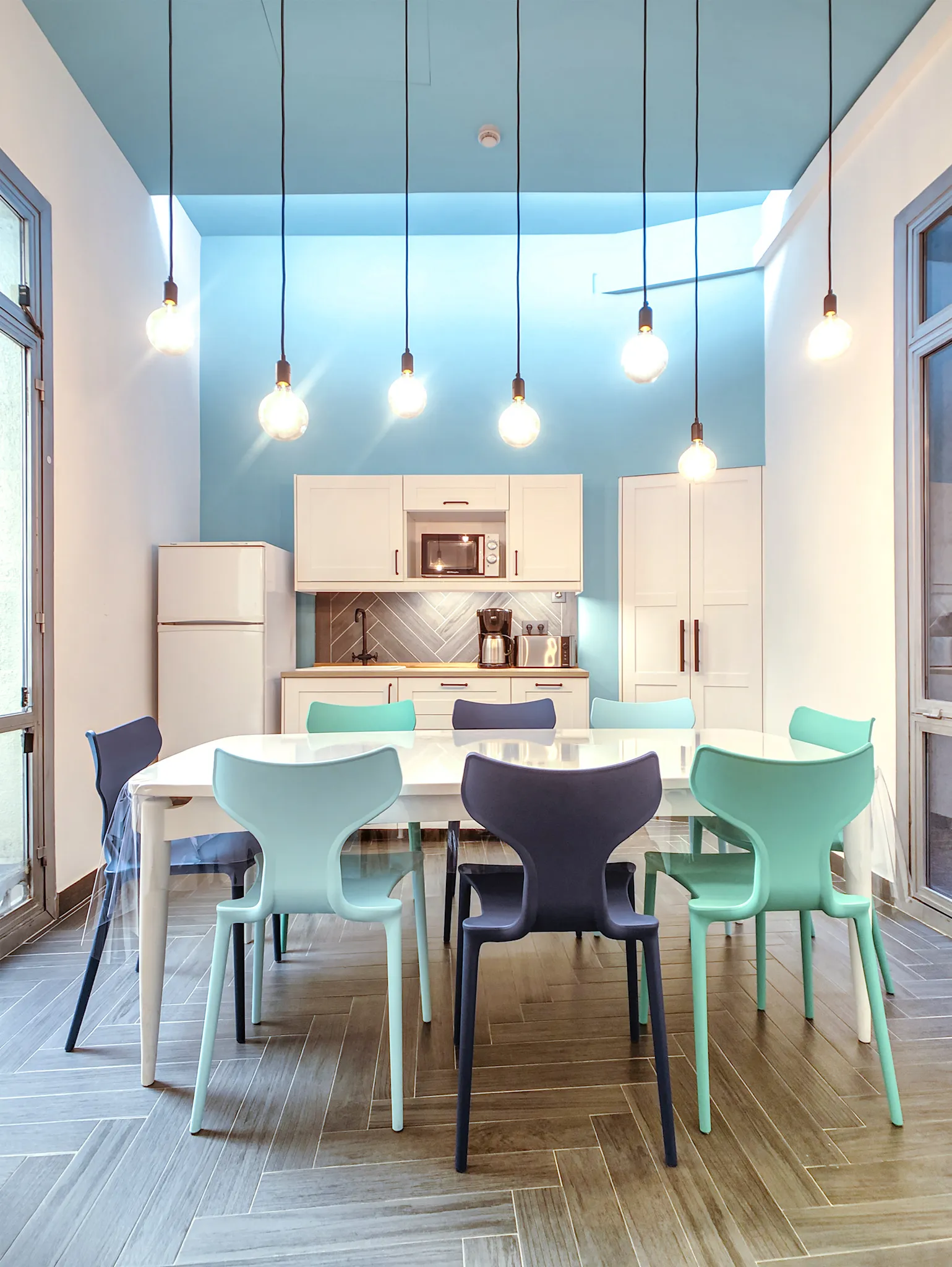 Comedor. - Oficinas Antropológico | Galería de arquitectura Handmade Architecture