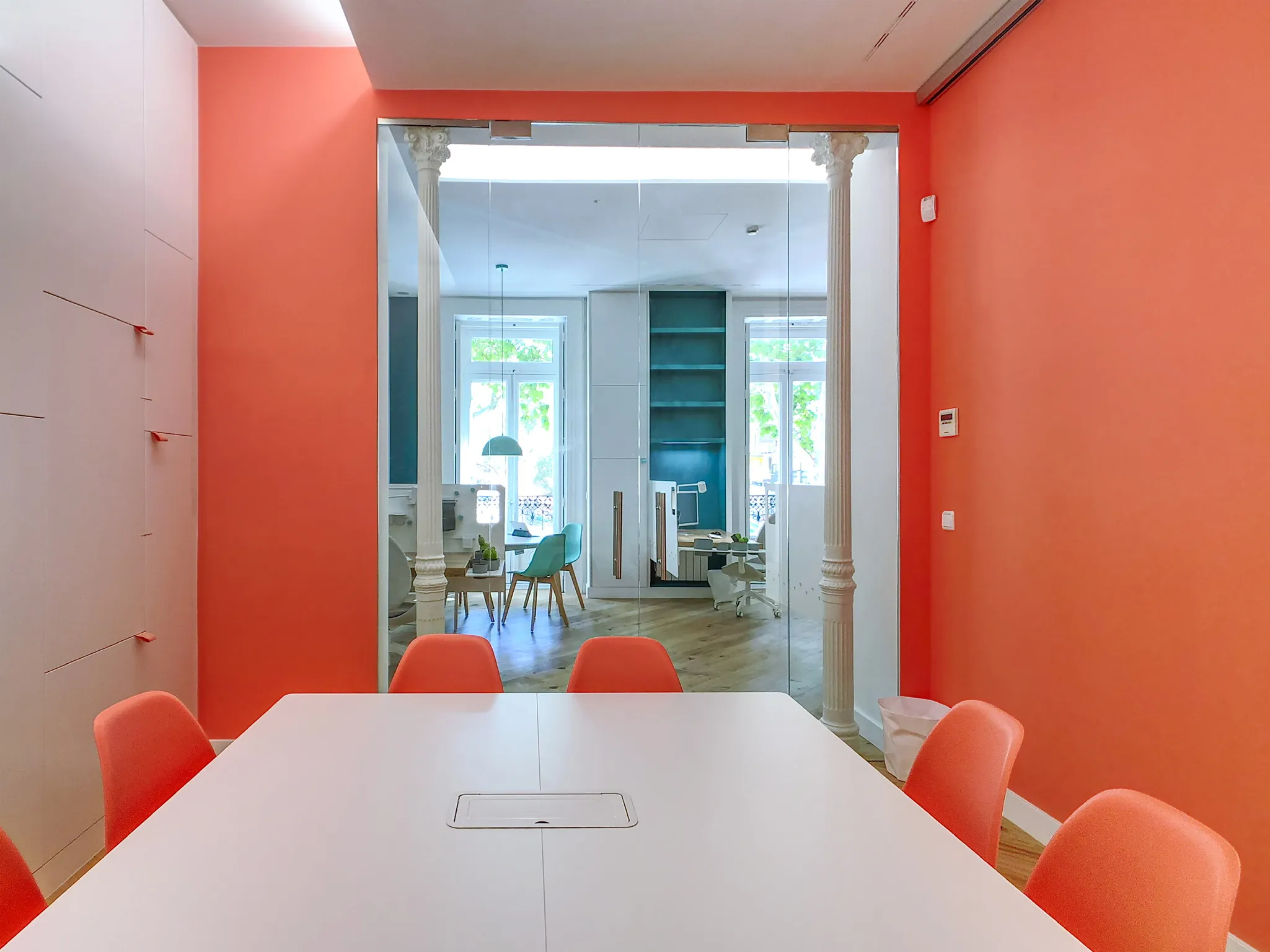 Vista interior sala de reuniones. - Oficinas Antropológico | Handmade Architecture