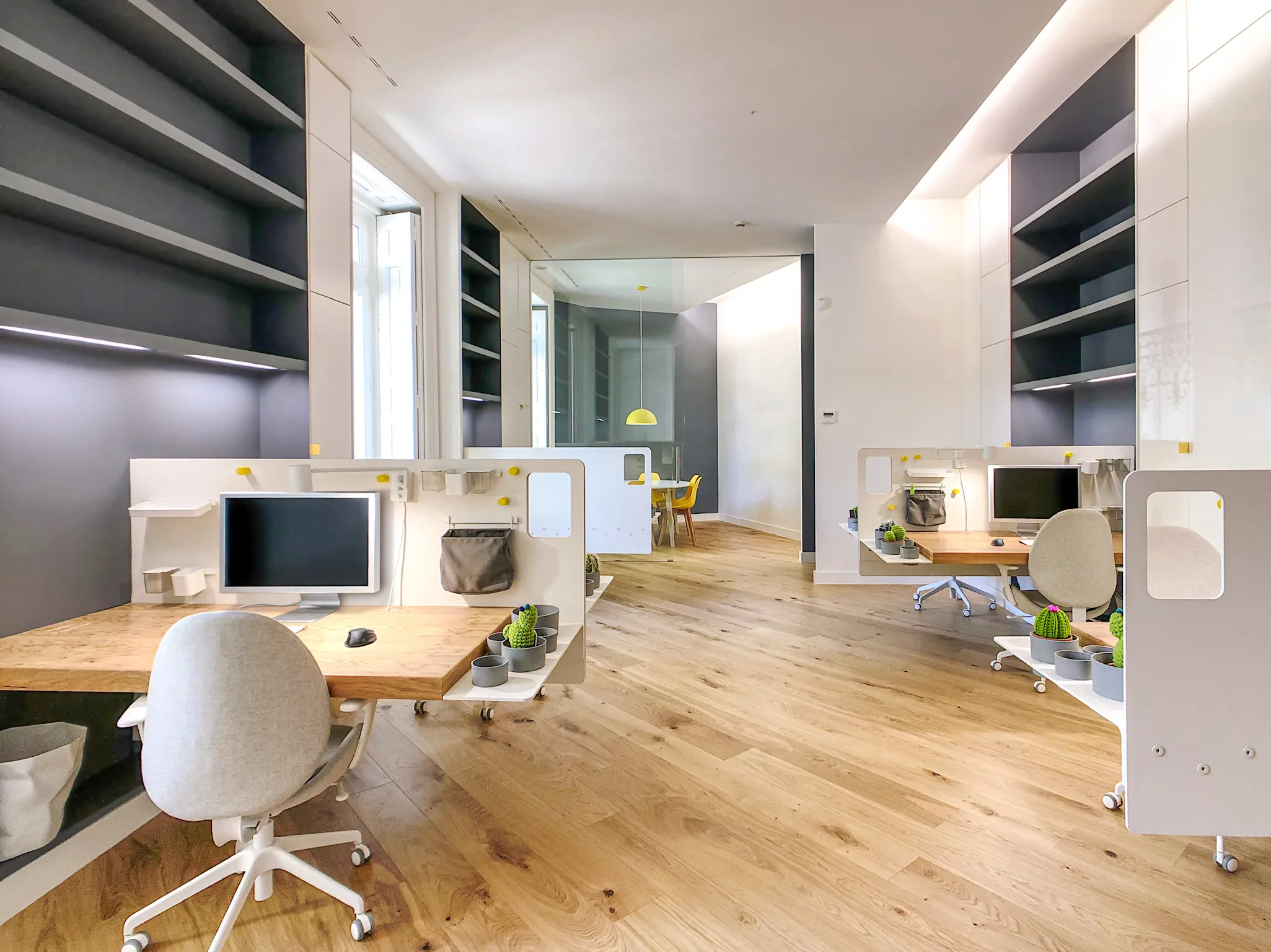 Vista trasera oficinas gris. - Oficinas Antropológico | Galería de arquitectura Handmade Architecture