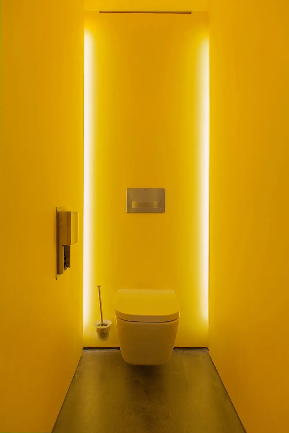 Interior cabinas amarillo. - Salon de Reinos | Galería de arquitectura Handmade Architecture